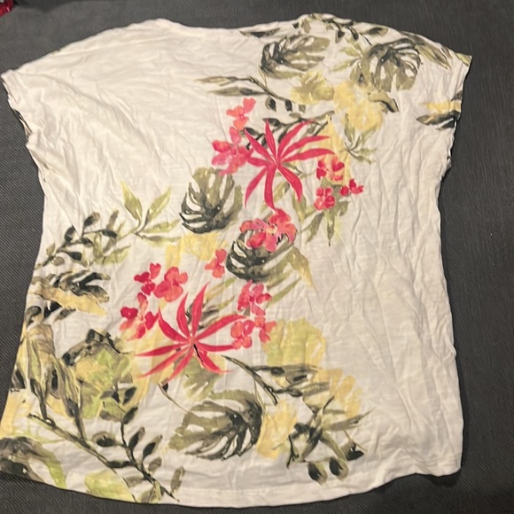 Chico’s tee - Picture 2 of 3